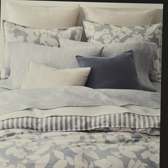 Ralph Lauren bedding, queen sheet set - Picture 3 of 5